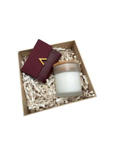 Box Esencia & Estilo – Vela aromática y tarjetero elegante en un solo detalle