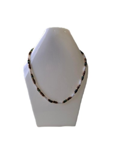 Collar en piedras naturales