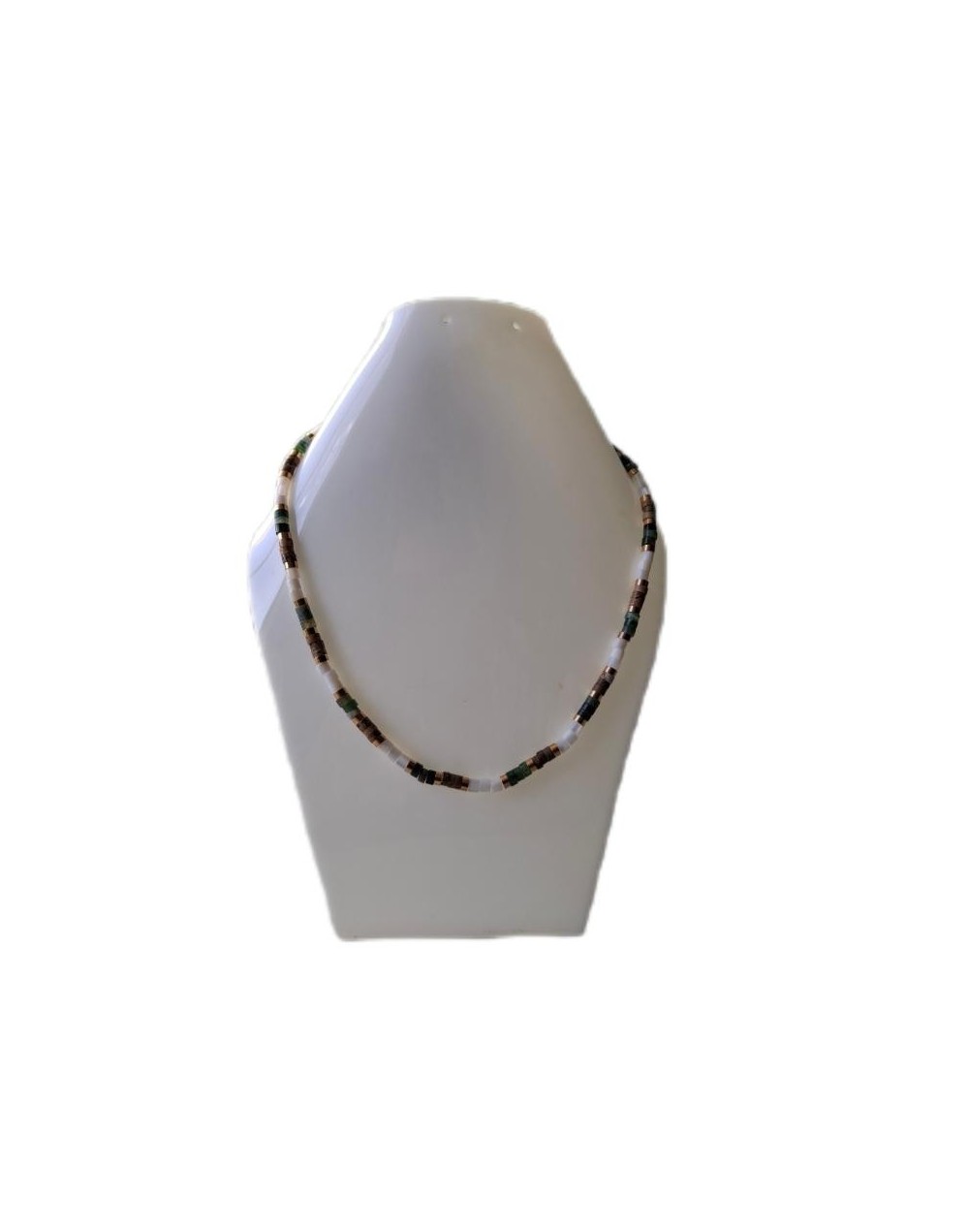 Collar en piedras naturales