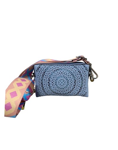 BOLSO CALA PERFORADO AZUL PASTEL