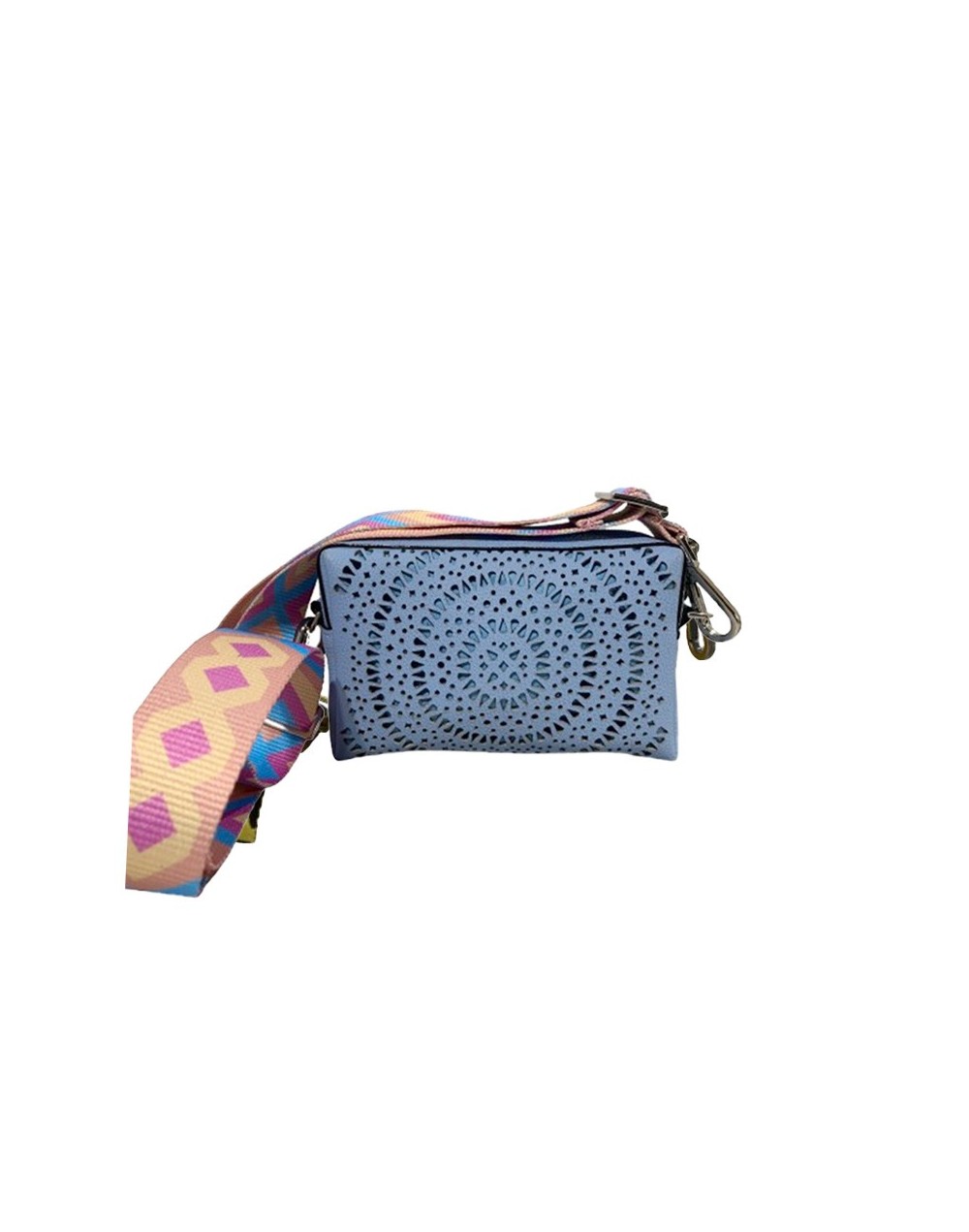 BOLSO CALA PERFORADO AZUL PASTEL