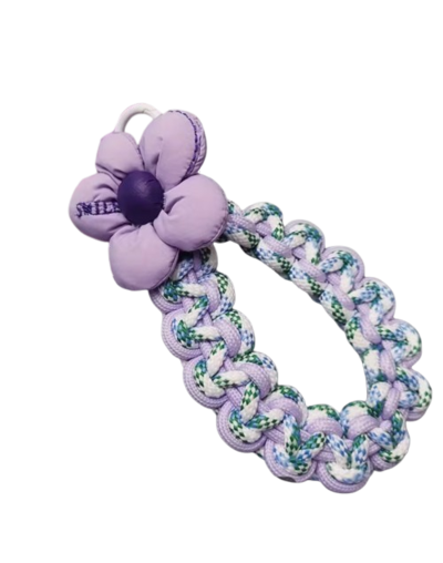Correa para celular Lavender Bloom – trenzado Artesanal con flor textil
