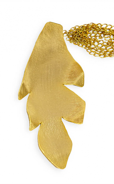 Collar hoja largo bronce con baño de oro 24 quilates