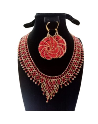 Collar con aretes espiral