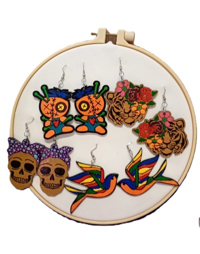 ARETES EN MADERA Y TELA