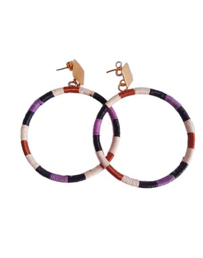 Aretes tipo candonga de diversos colores