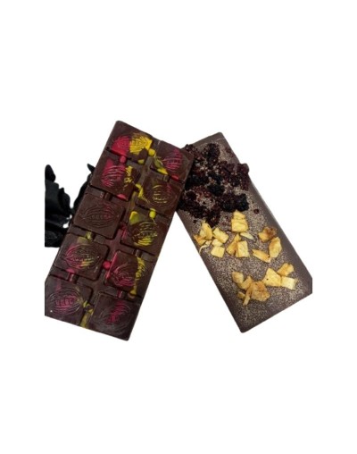 BARRA DE CHOCOLATE AL 55% CON MORA Y PIÑA DESHIDRATADA