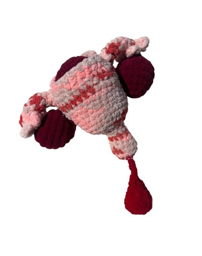 Útero tejido a mano