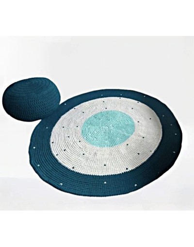 Conjunto de tapete y puff