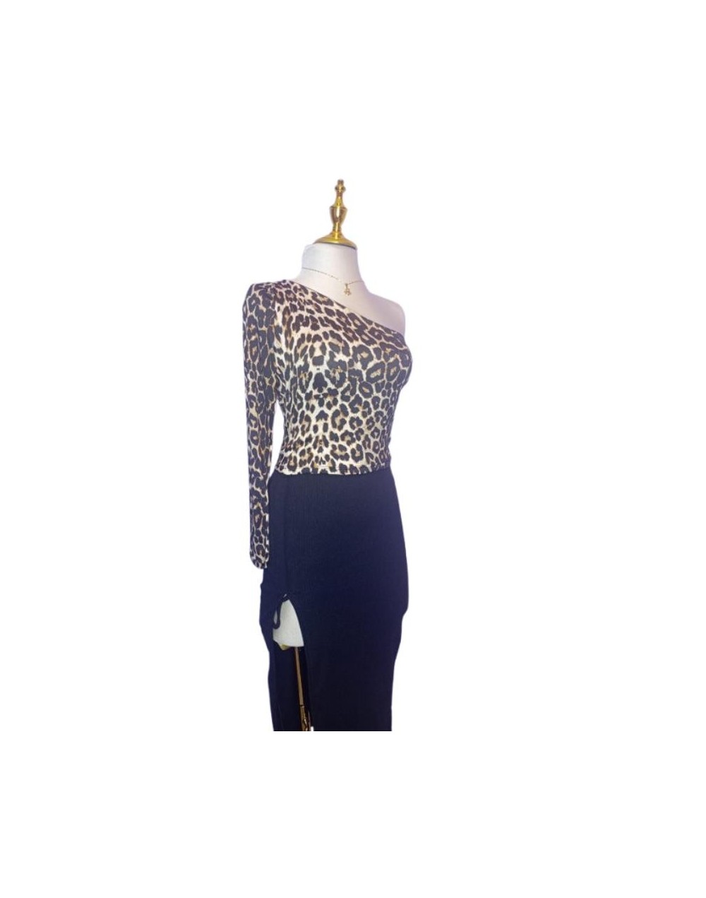 Blusa Animal print brazo desubierto