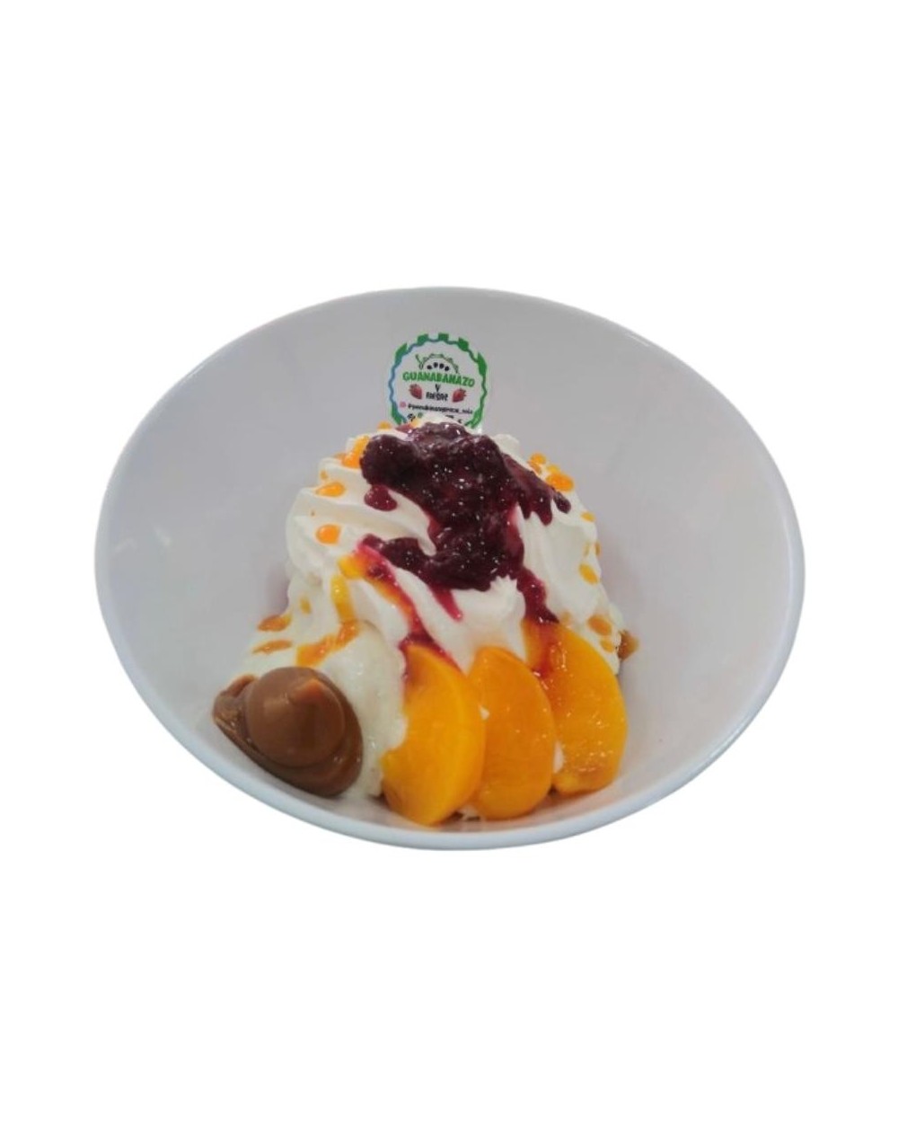 Postre con Merengón Crujiente  Guanabanazo y Fresas Cota