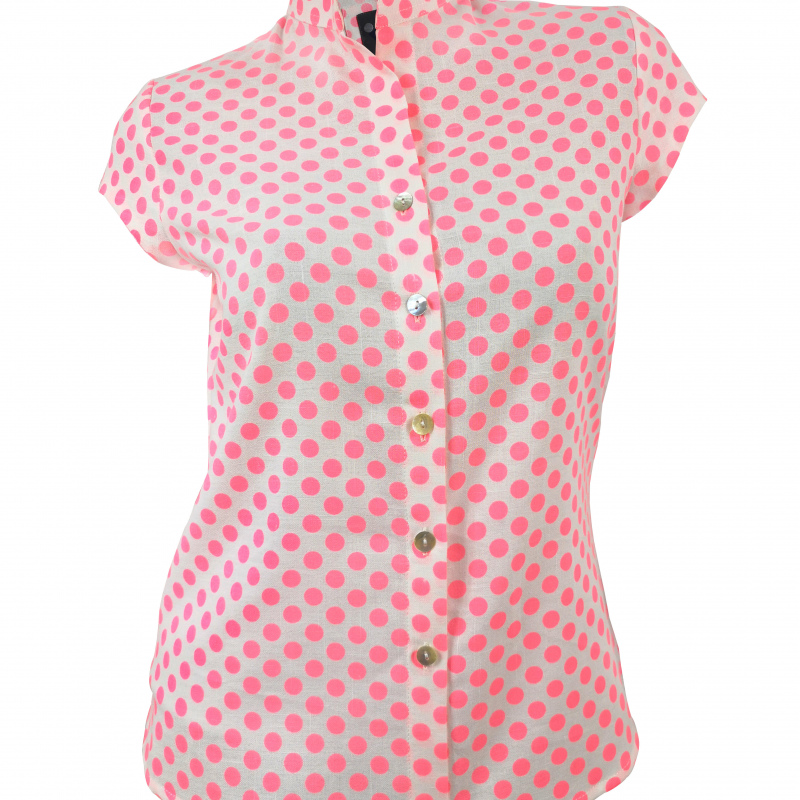 Blusa camisa rosa manga corta estampado en pepas fluorescentes cuello nerú