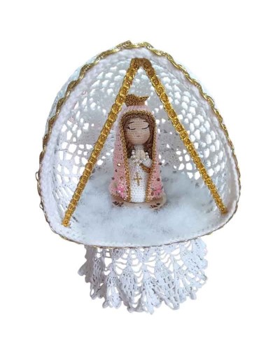 Virgen María tejida a mano 