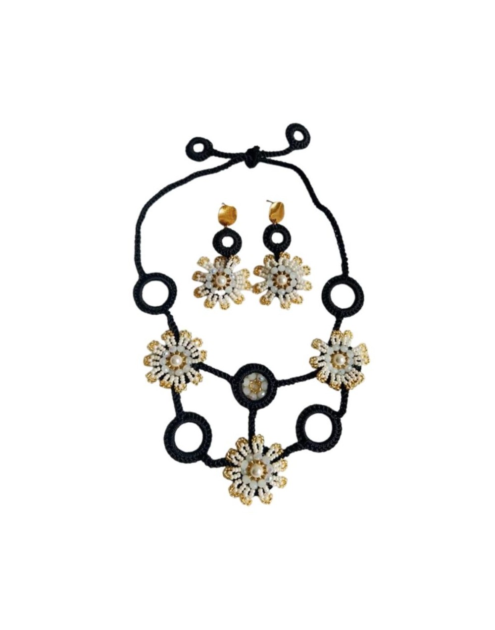 Juego collar y aretes  floral Mamá Pancha Artesanías