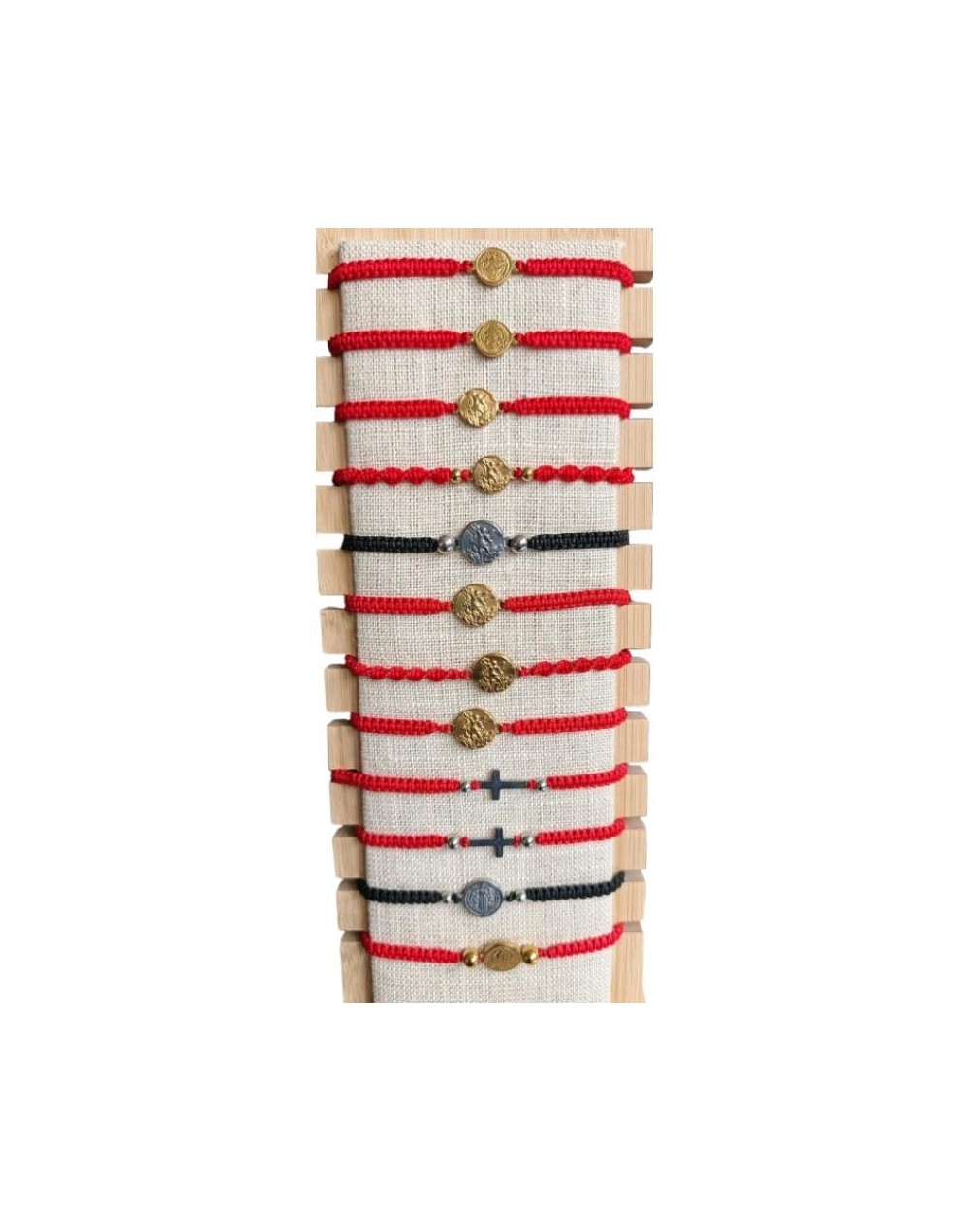 manillas en macramé dije religioso Mamá Pancha Artesanías