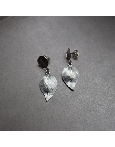 Pendientes largos hojas buriladas