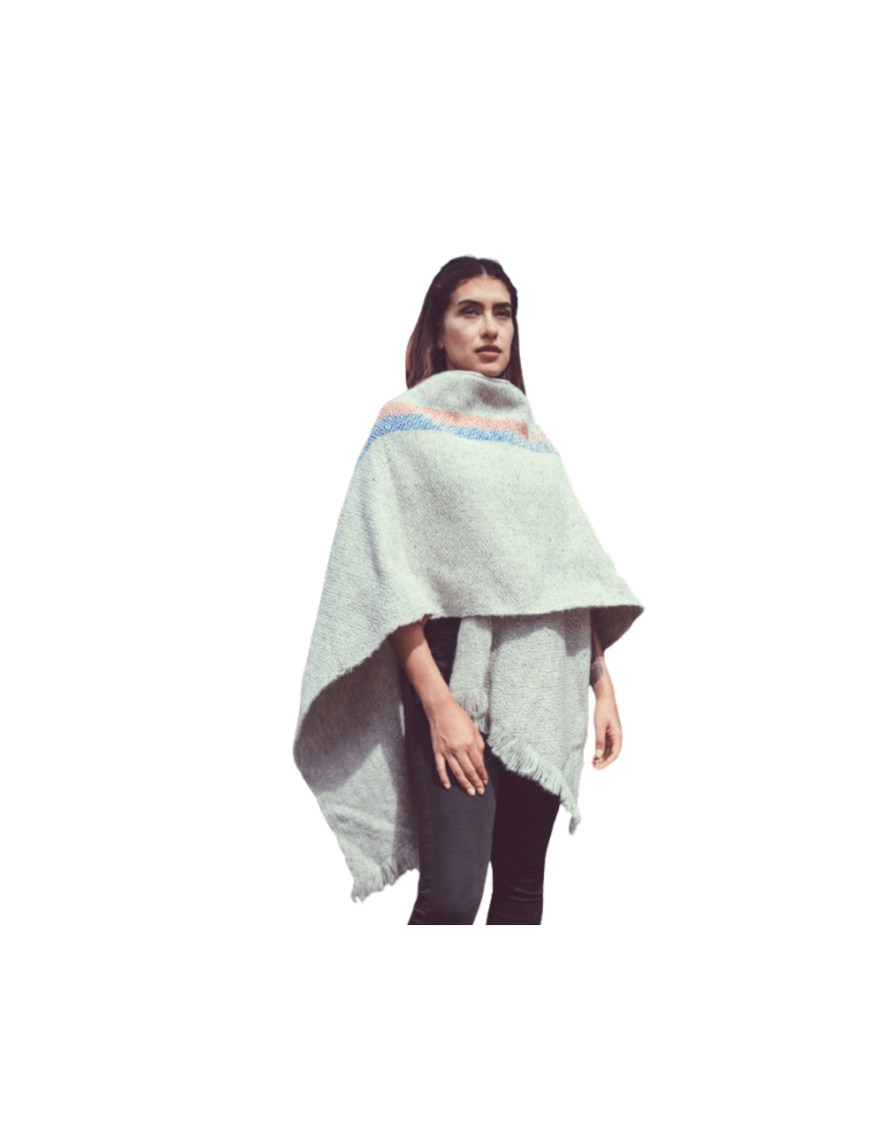 Capa ruana gris clara con franja vertical rombos