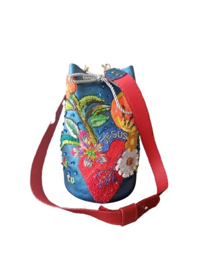 Mochila artesanal cuida tu corazón