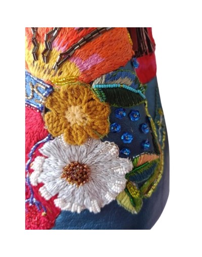 Mochila artesanal cuida tu corazón