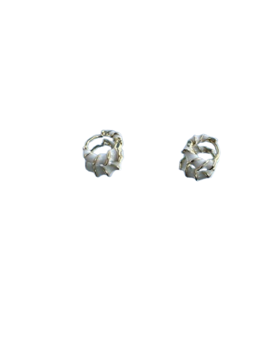 Candongas de coral blancas