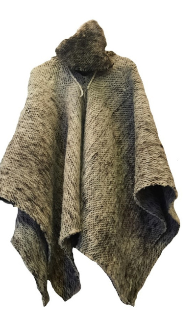 Ruana en lana con capota