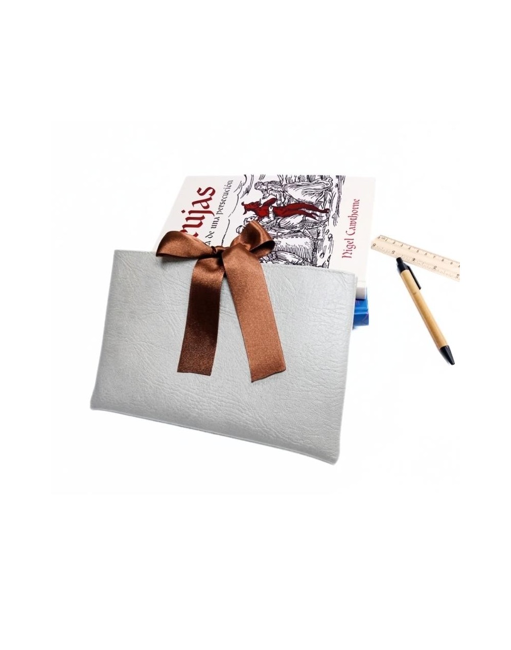 FUNDA PARA LIBROS MUJER 02