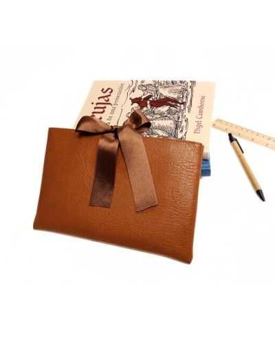 FUNDA PARA LIBROS MUJER 04