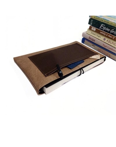 FUNDA PARA LIBROS HOMBRE 03