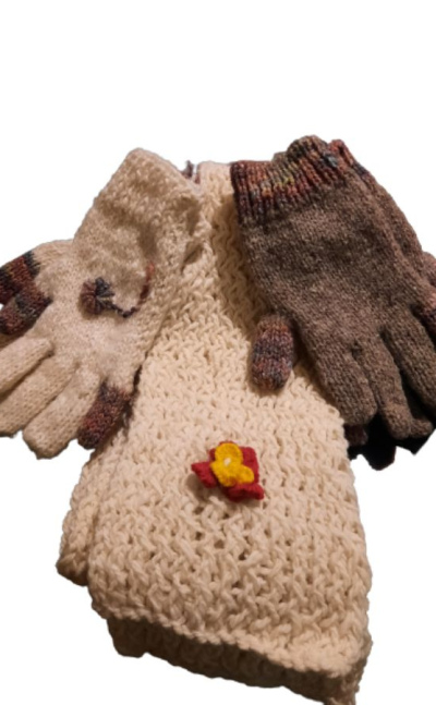 Set de bufanda y guantes con diseño