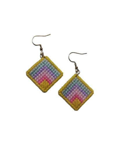 Aretes elaborados en tejido Bargello - Pájaros y naturaleza