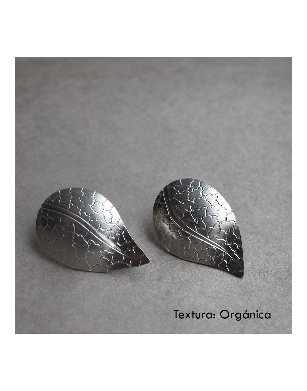 Pendientes hojas buriladas con texturas
