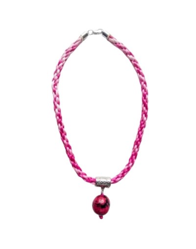 Collar Kumihimo artesanal en tonos rosados 