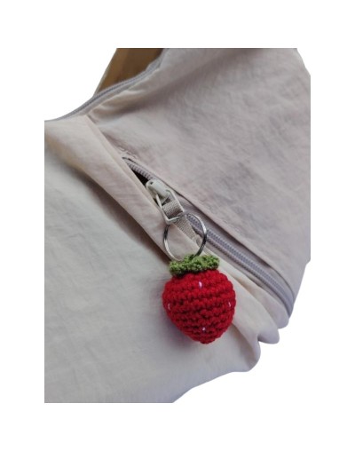 Llavero Fresa en Amigurumi HOOKUMI