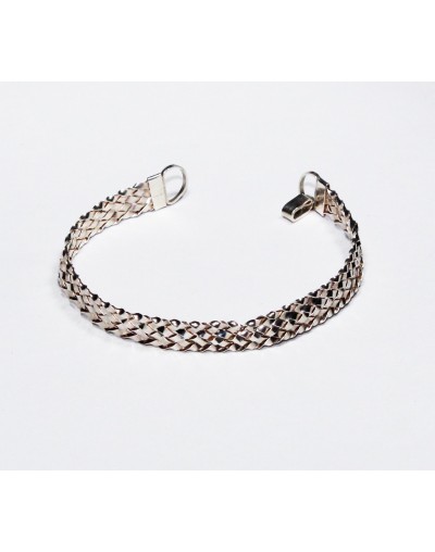 Pulsera tejida