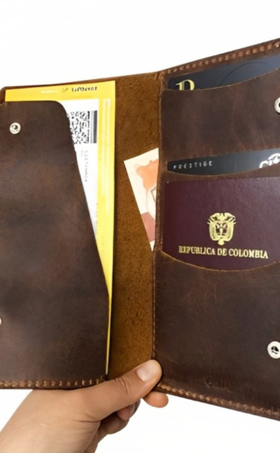 Porta pasaporte e2 cafe envejecido