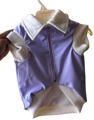 Chaqueta en cuerina morada