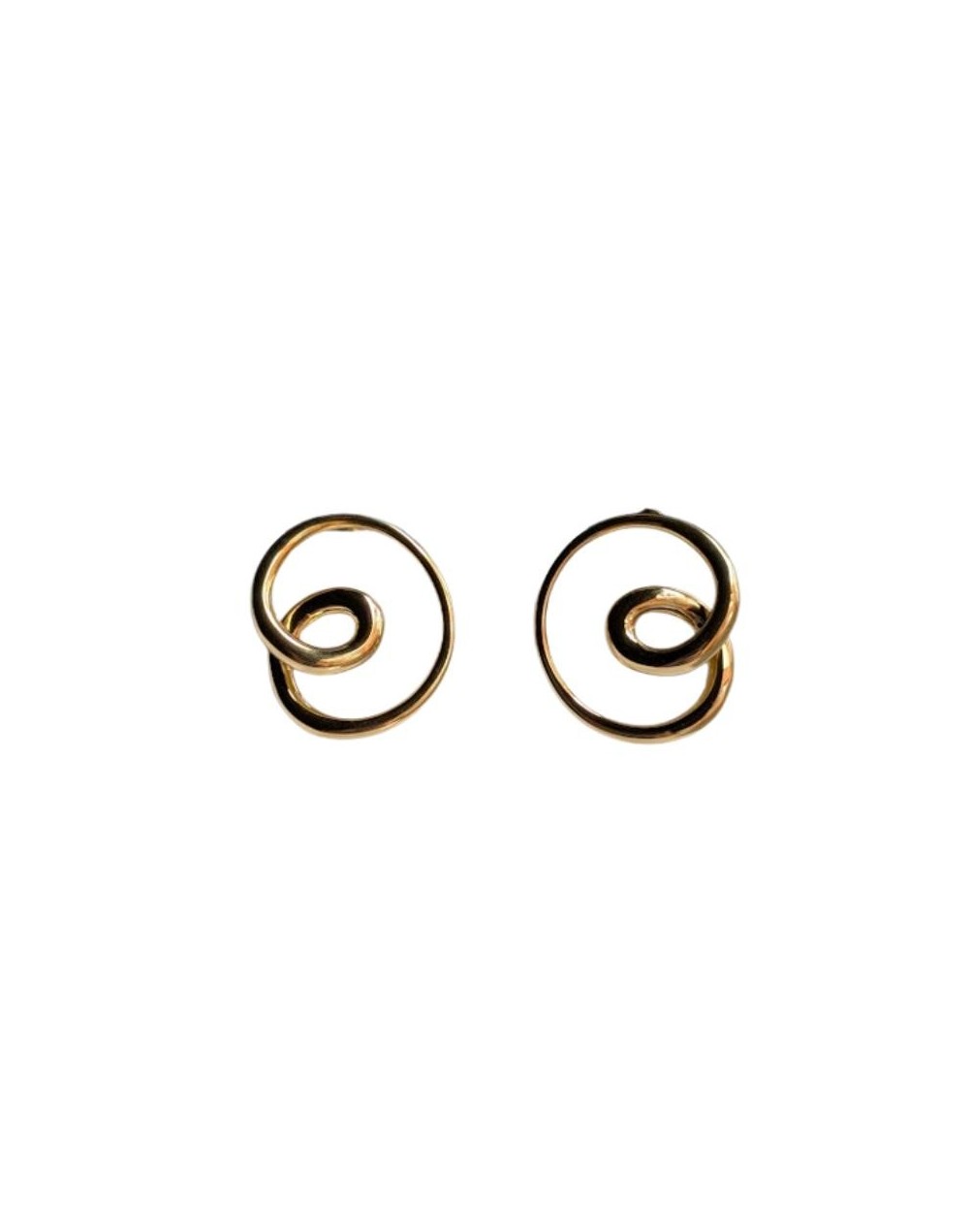 Aretes círculo entre círculo dorado