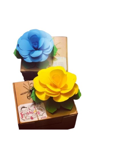 Desayuno sorpresa con flor en papel y mug personalizado