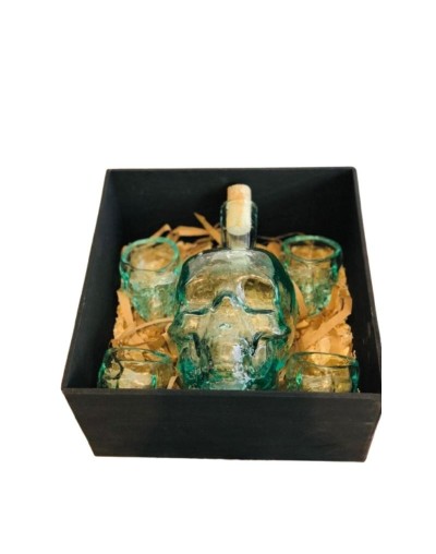 Licorera de calavera 750ml con 4 copas  artesanales 