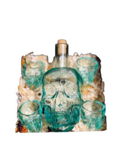 Licorera de calavera 750ml con 4 copas  artesanales 