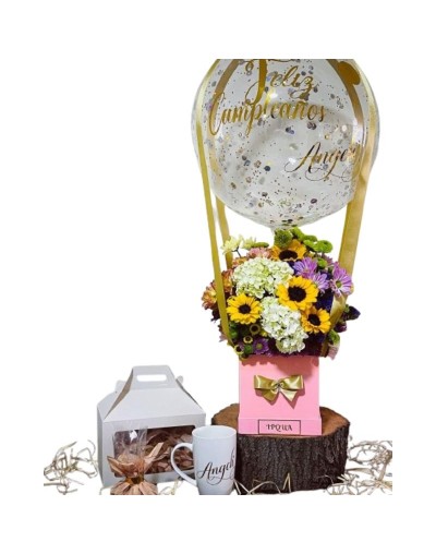 Arreglo floral con globo burbuja personalizado+ mug y chocolates