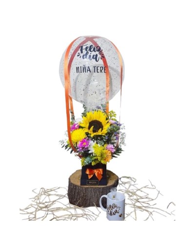 Arreglo floral con globo burbuja personalizado+ mug y chocolates