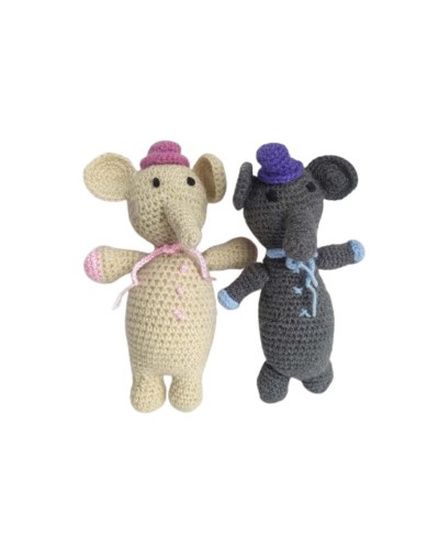 Elefante amigurumi de pie