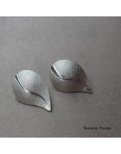 Pendientes hojas buriladas con texturas