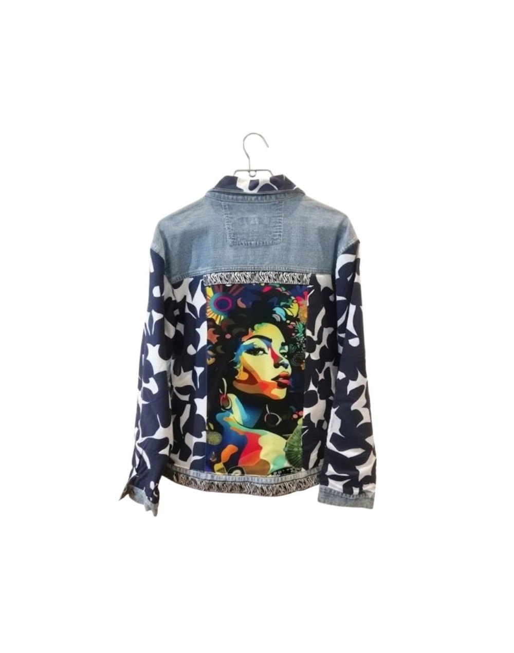 CHAQUETA DE JEAN REDISEÑADA