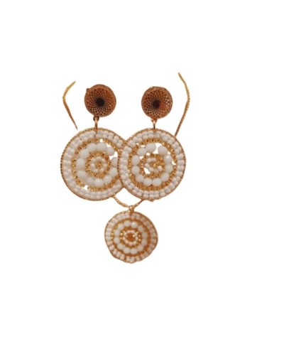 Set aretes y collar tejido blanco