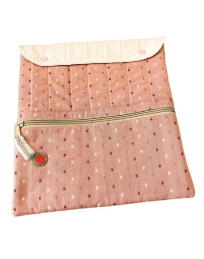 Funda artesanal para libros en Patchwork