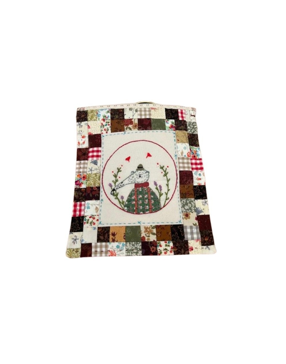Funda artesanal Bordada para libros en Patchwork