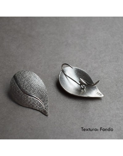 Pendientes hojas buriladas con texturas