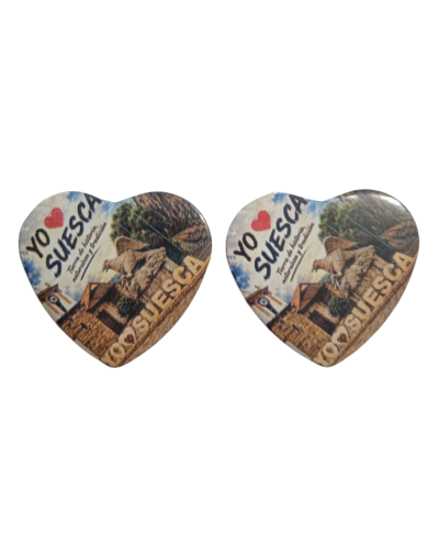 Lleva contigo un recuerdo único de Suesca, Cundinamarca, con nuestros pines y botones prendedor con gancho disponibles en forma 